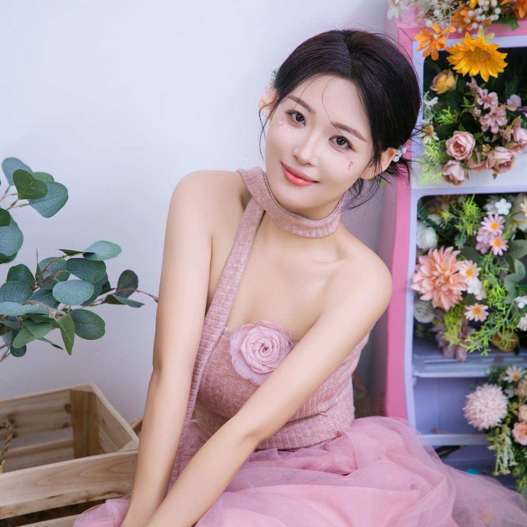 诺爱婚纱主播辫子