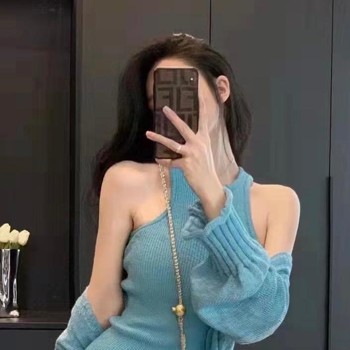依依