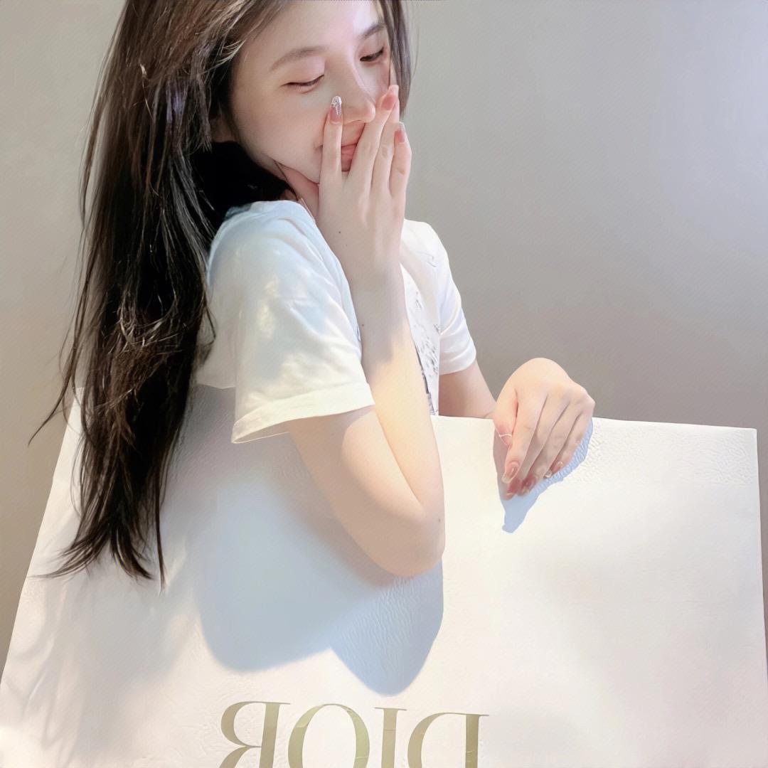 小漂亮🐰.