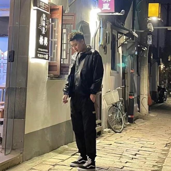 一根心酸的草
