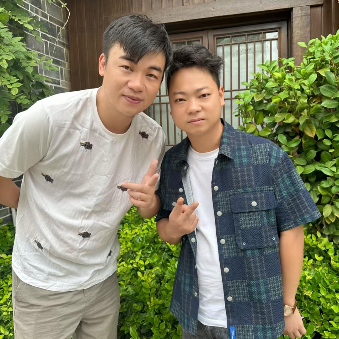 @小平