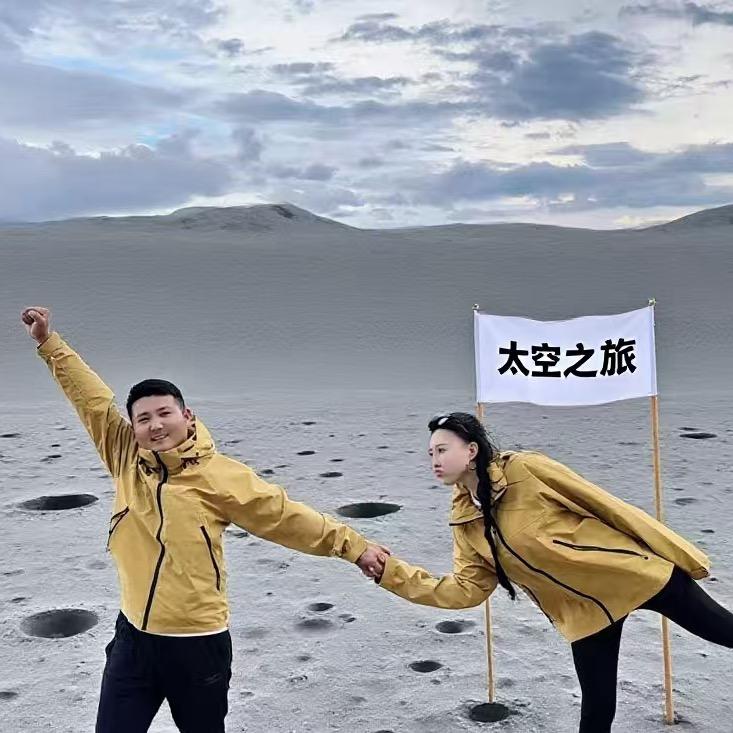 骑行夫妻