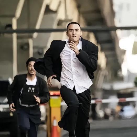 侍財侕傲