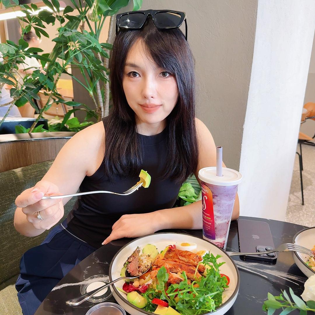 有腹肌的小贝姐