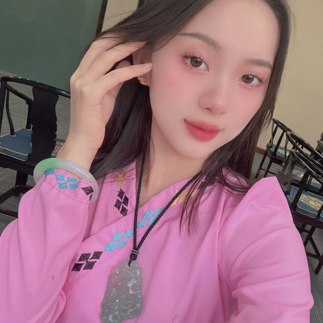 酒窝姑娘