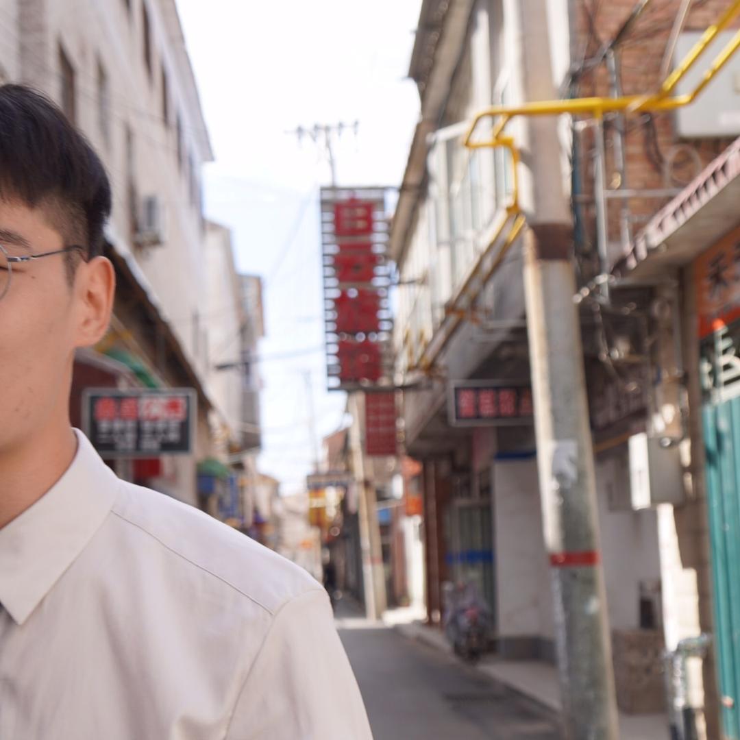 闯胡同的小H