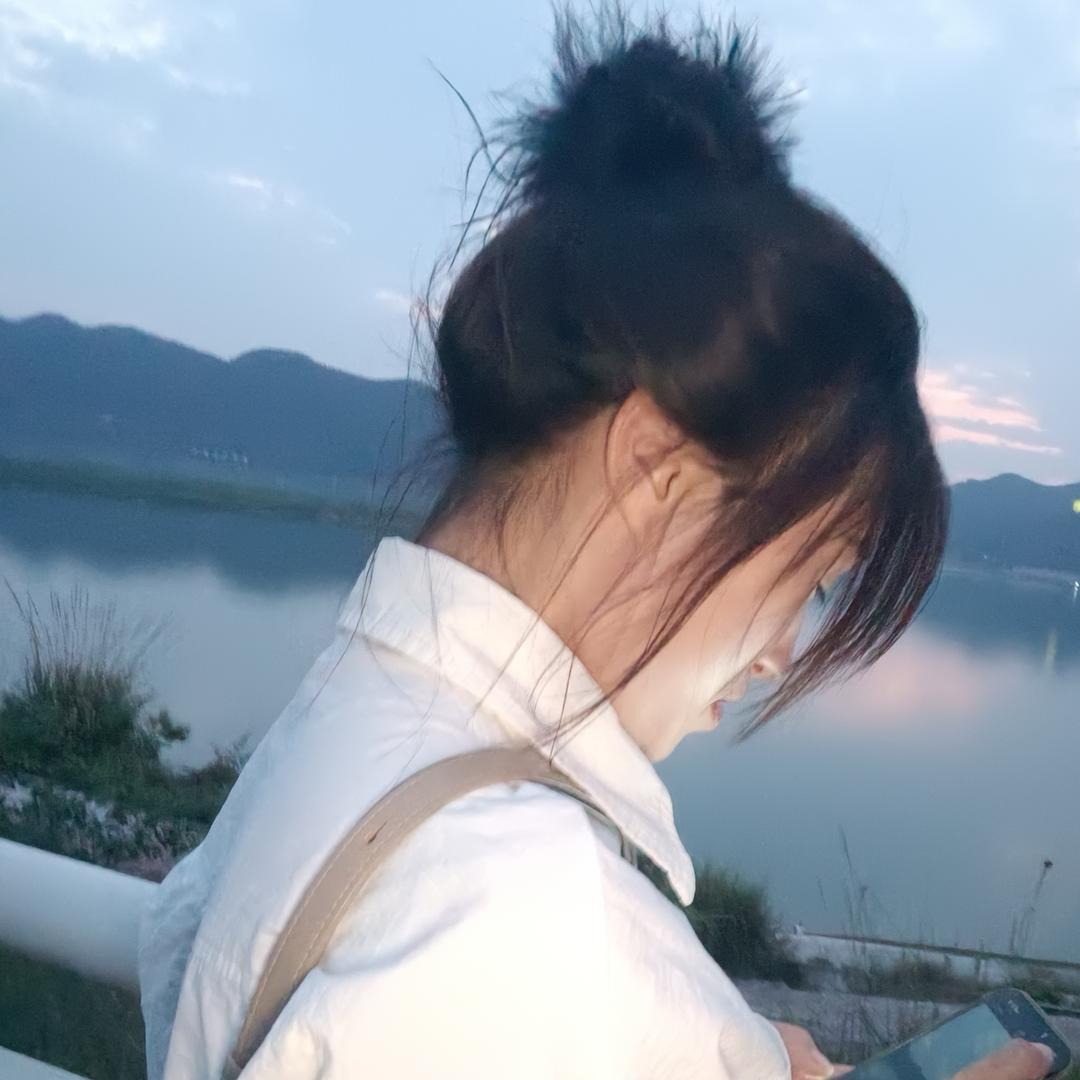 李.小曼