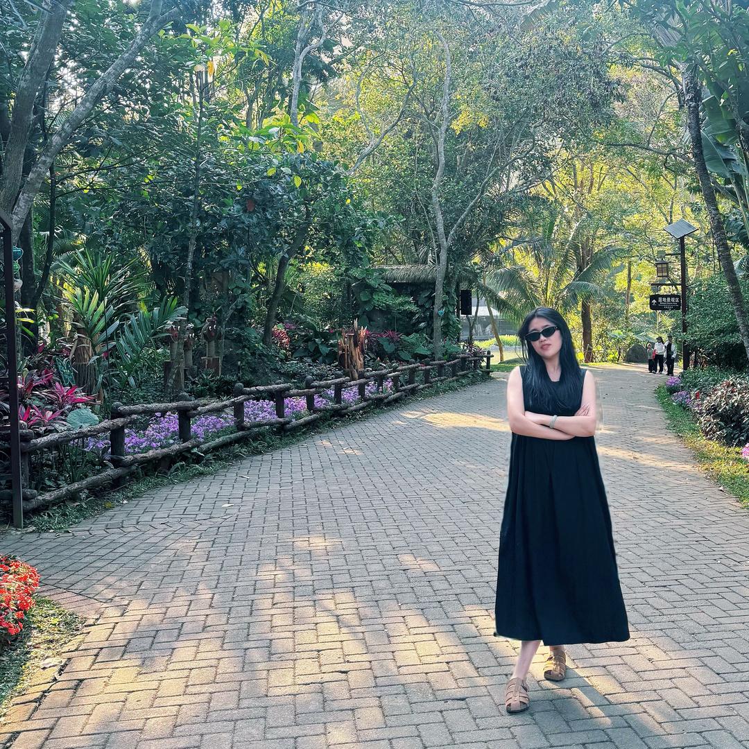 黑色小狗