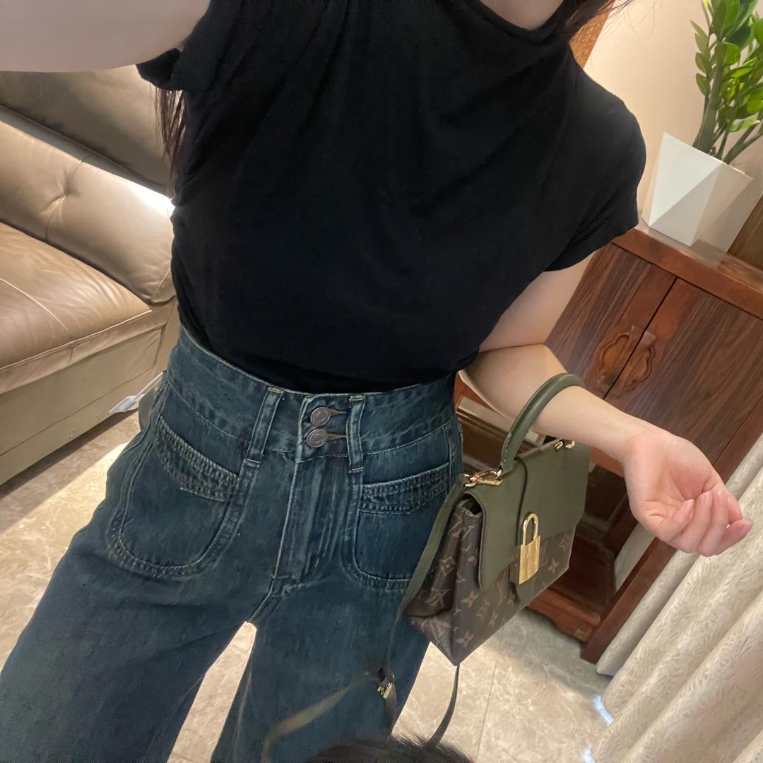 小个子1米52的小英子