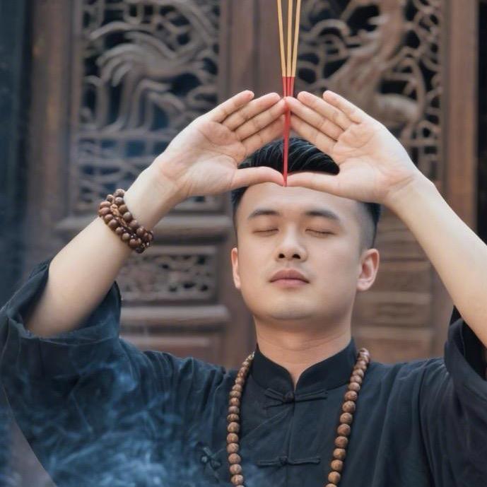 惊悚寿星李琳琳头像