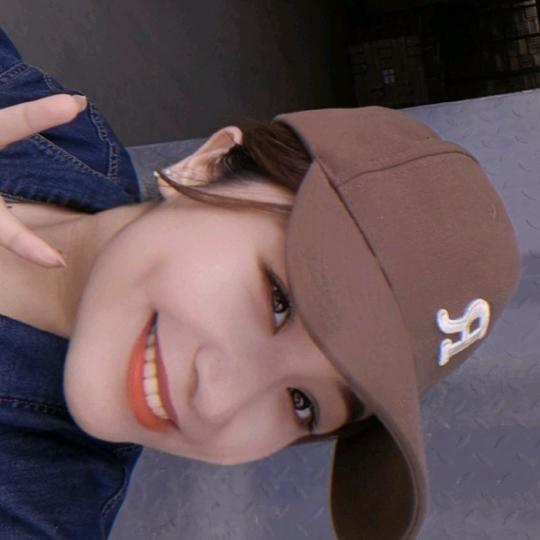 卖地铺石的小姐姐～晶晶