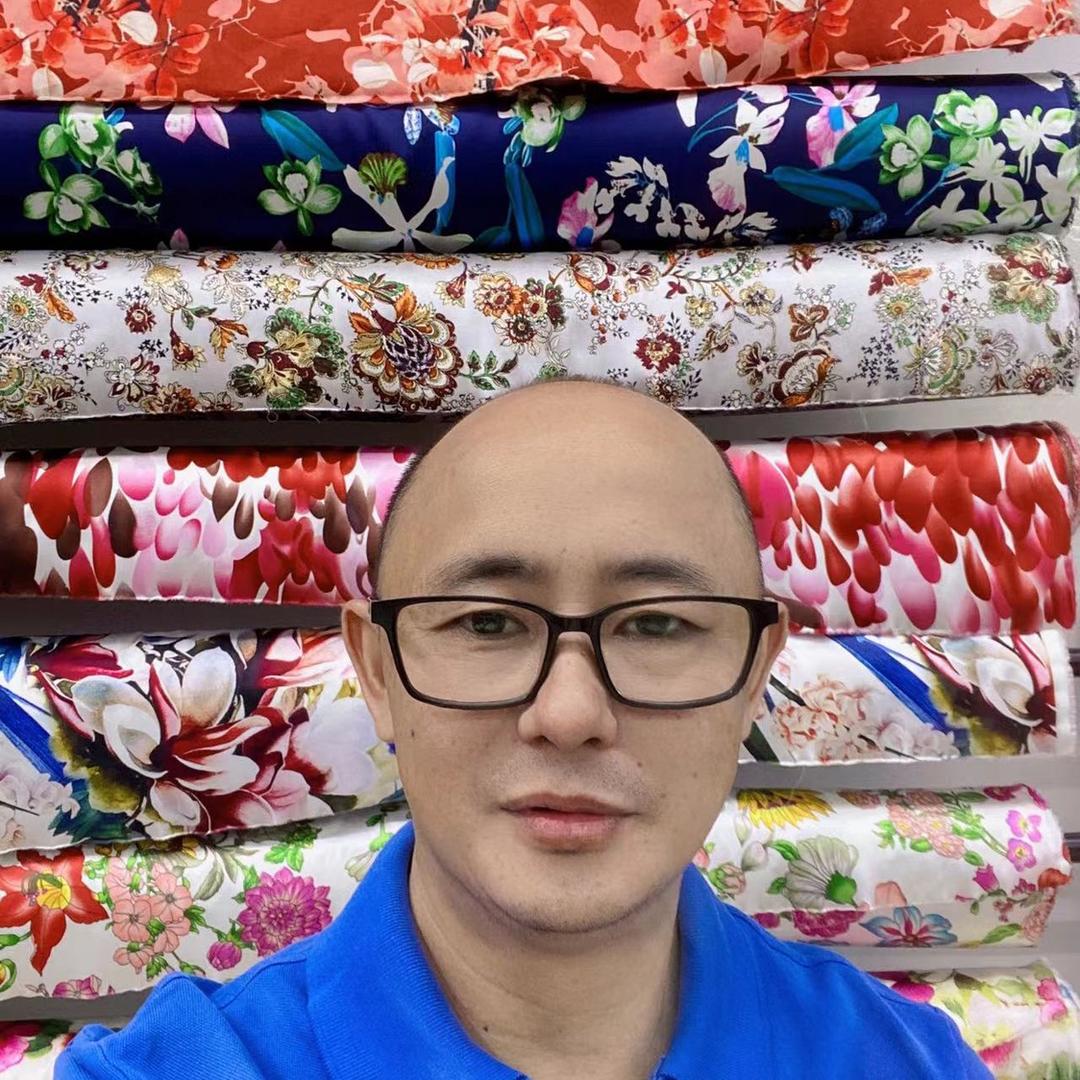 光头卖布（丝绸、双面羊绒、羊毛系列批发）