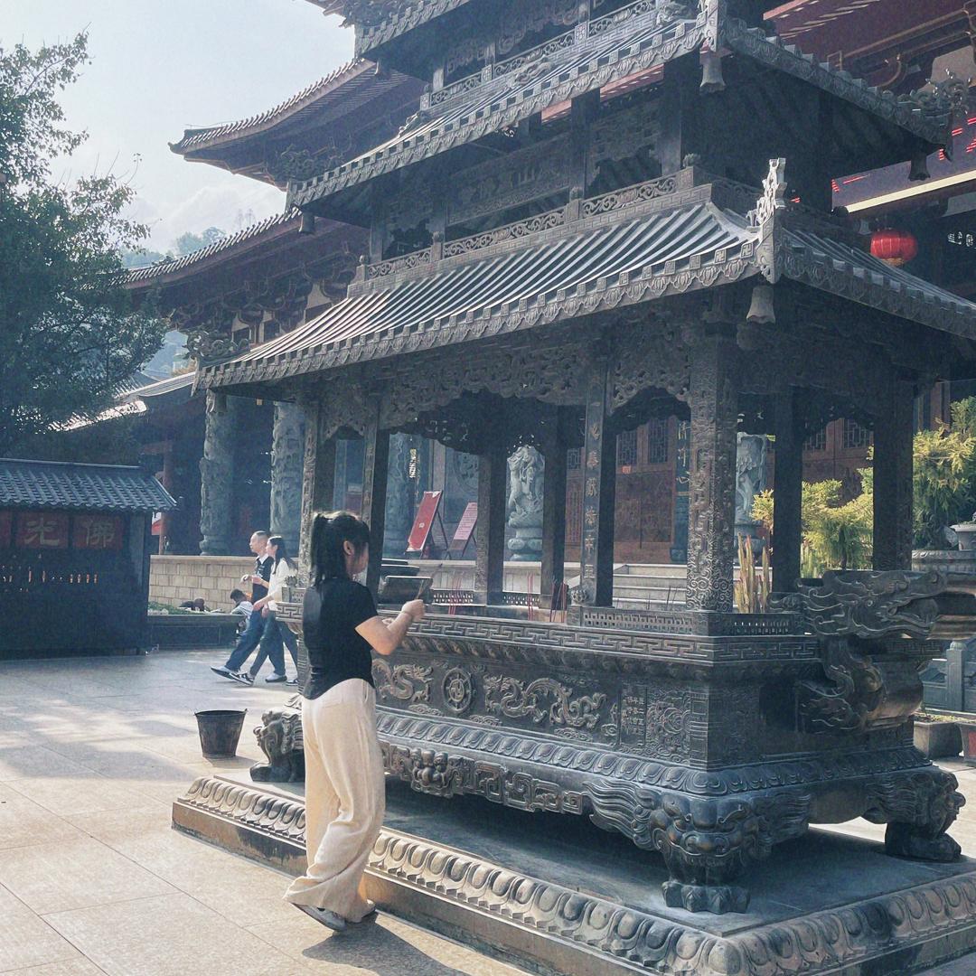 小Y.