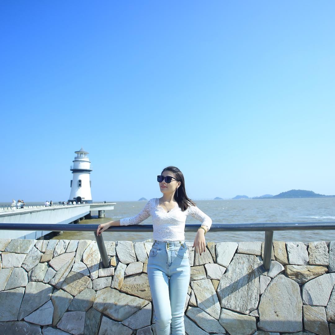 哆麦酒业老板娘