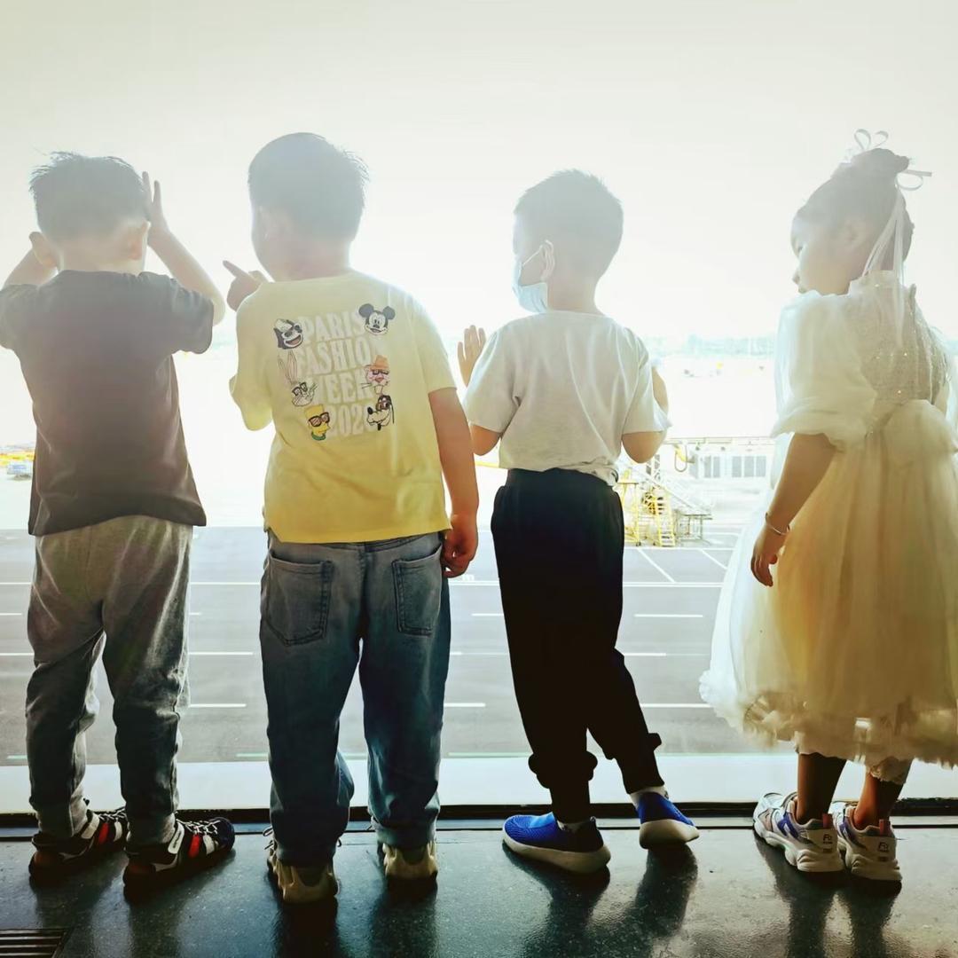 糖果童装工厂店