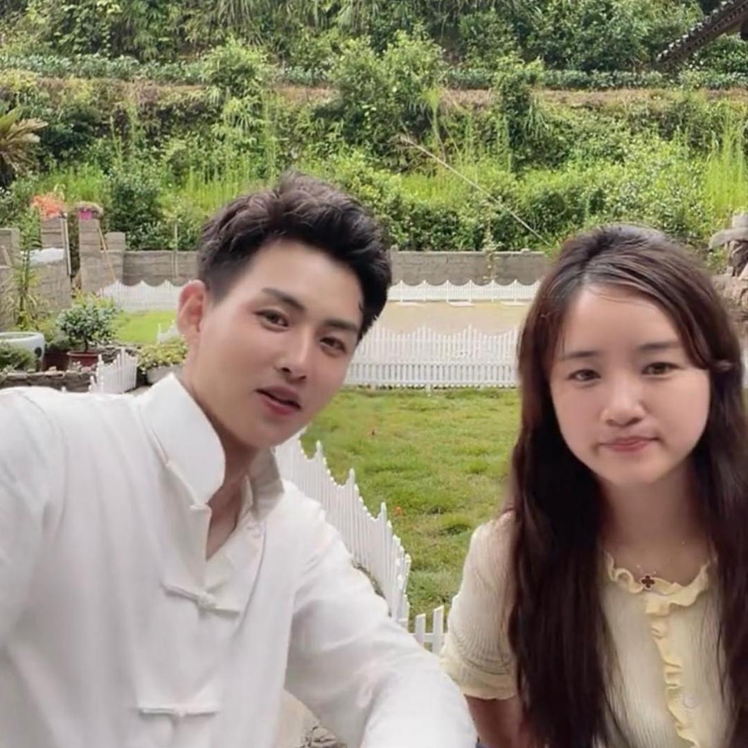 小董夫妇12月28号品栀护肤品年终盛典@抖音