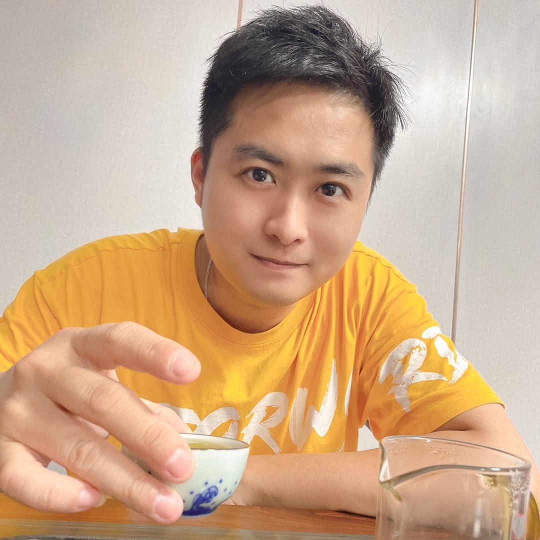 老虎仔他粑粑🐯