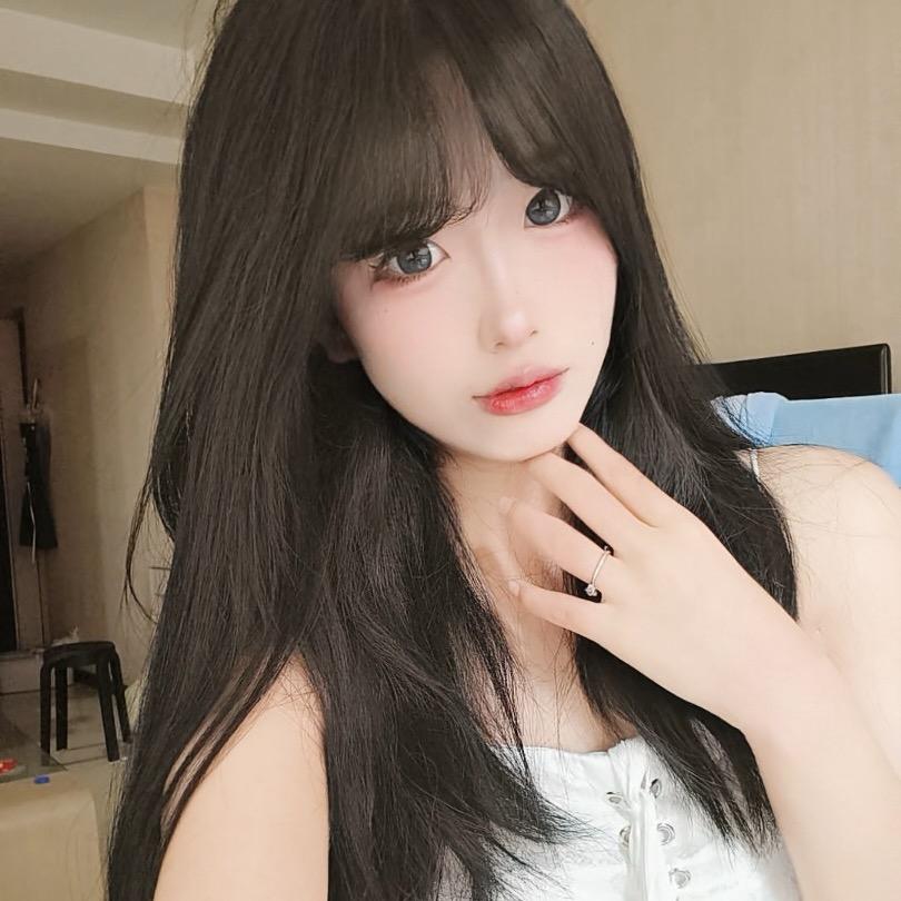 然然.