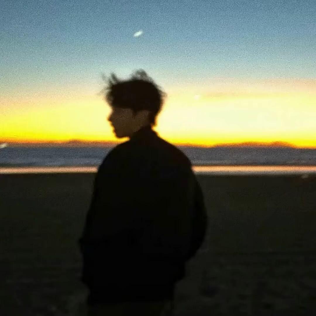 哈卬