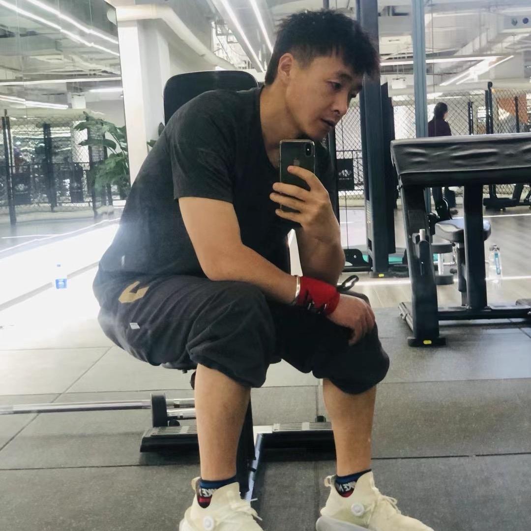 李小新