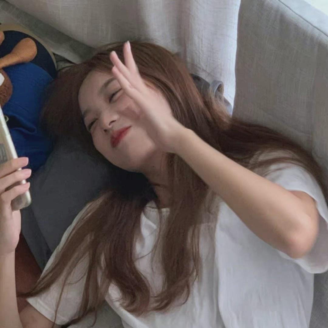 奥特小伊