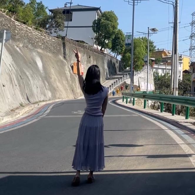 嗨…妳好🧑‍🧒