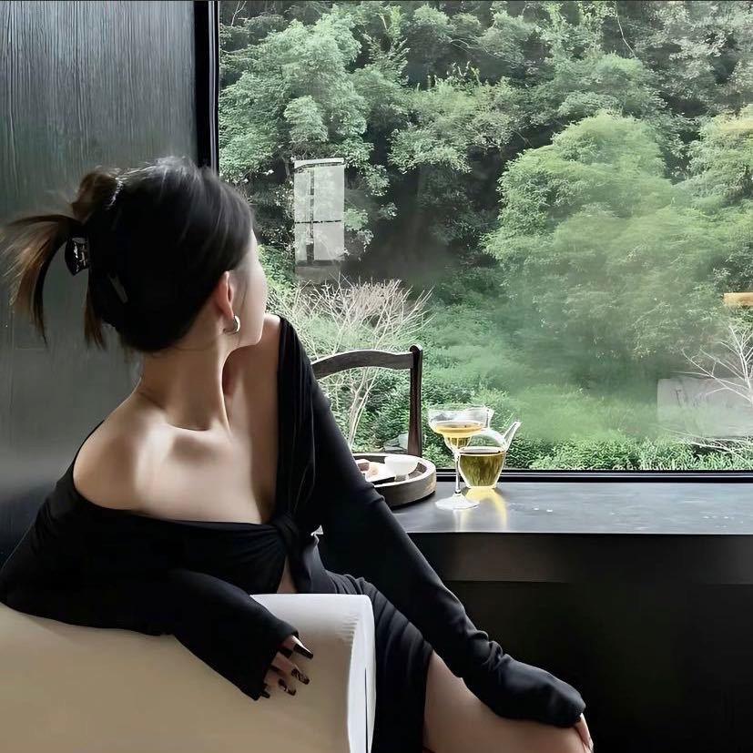 与她•YUTA(步行街女装佳琪👗)