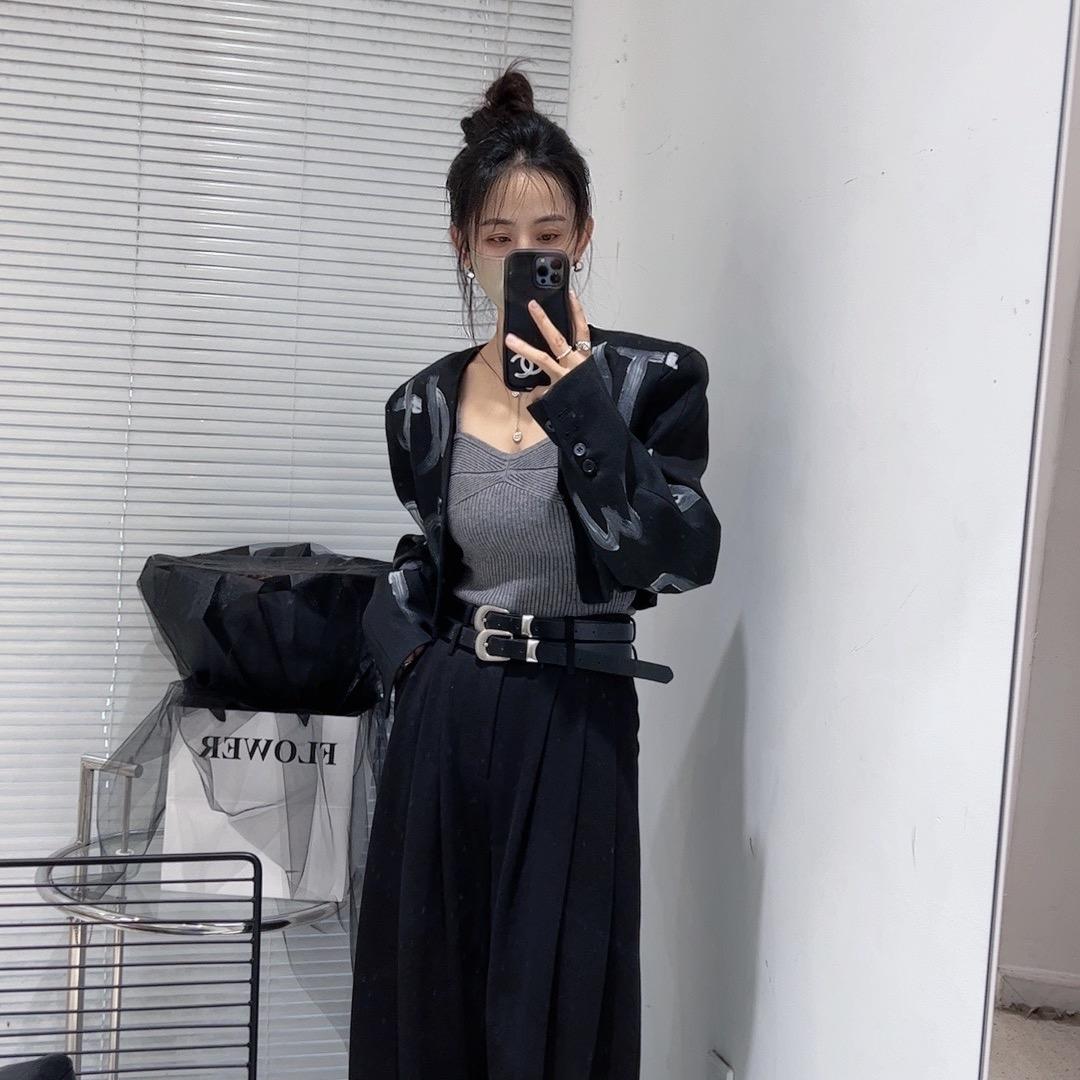 赵丽媛服装店