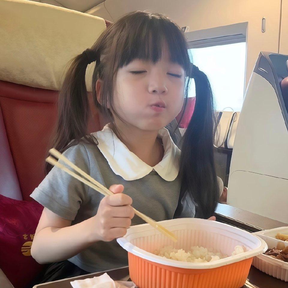 泪水打湿猪脚饭发誓不再做笨蛋