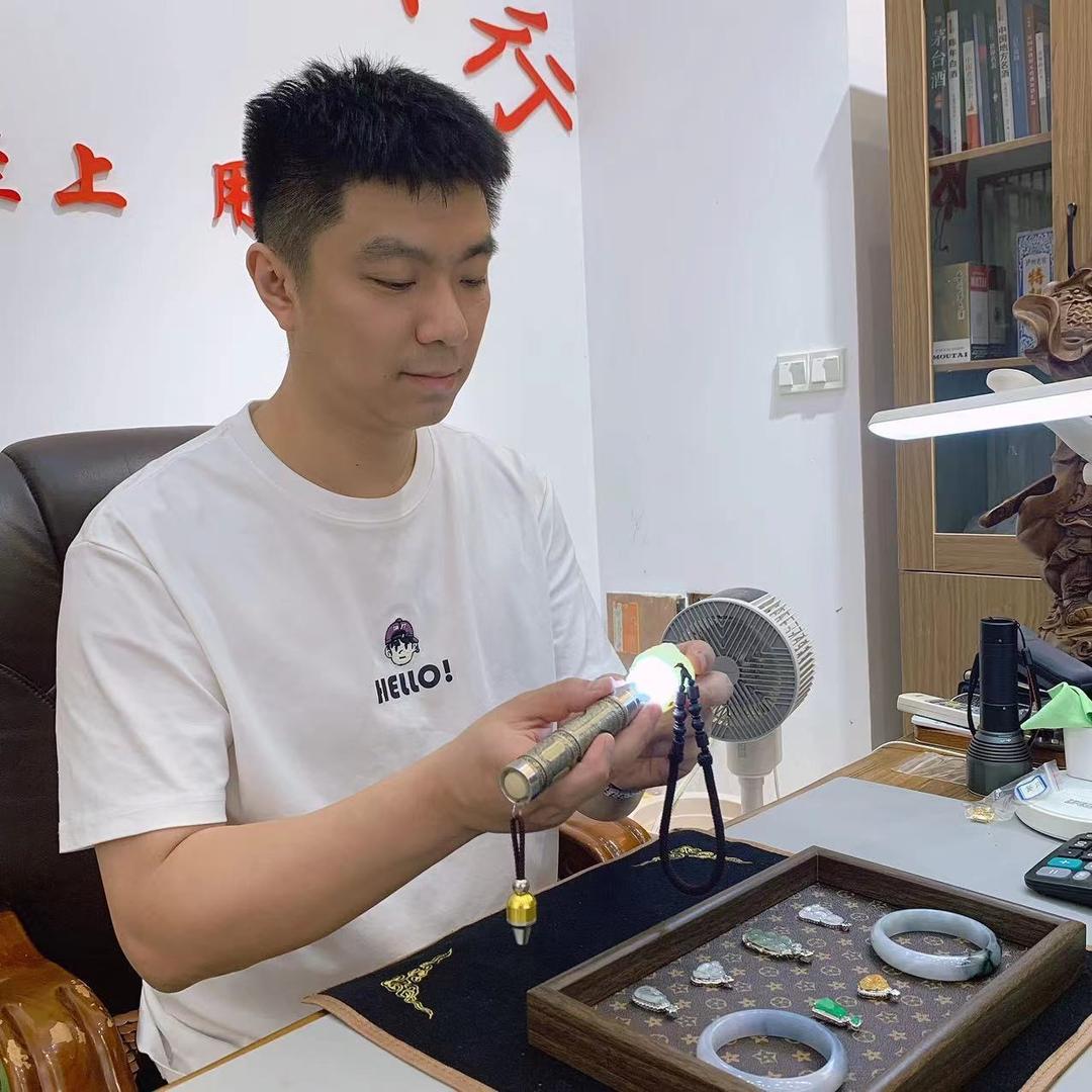 重庆余掌柜翡翠和田玉珠宝回收