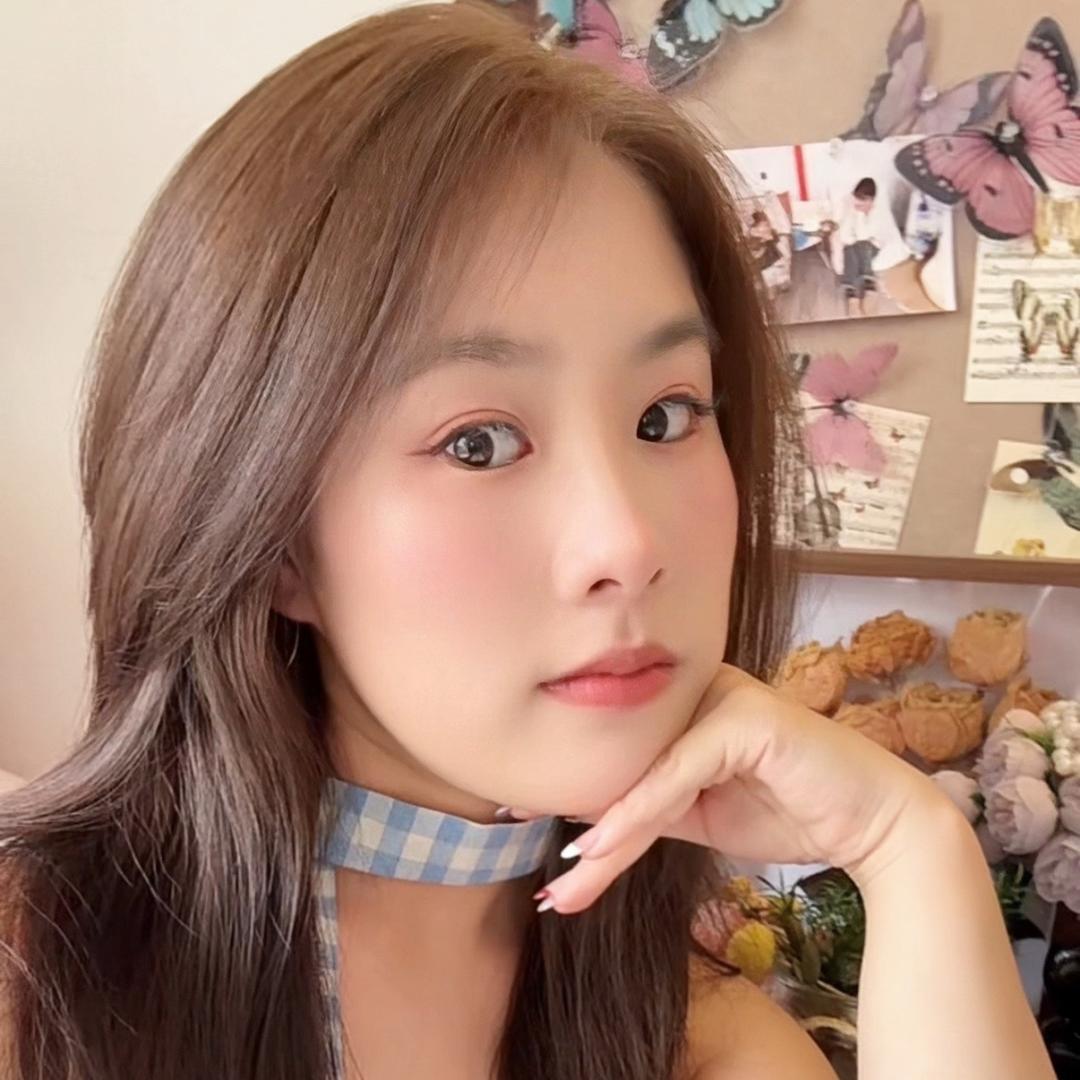 158的闫闫吖
