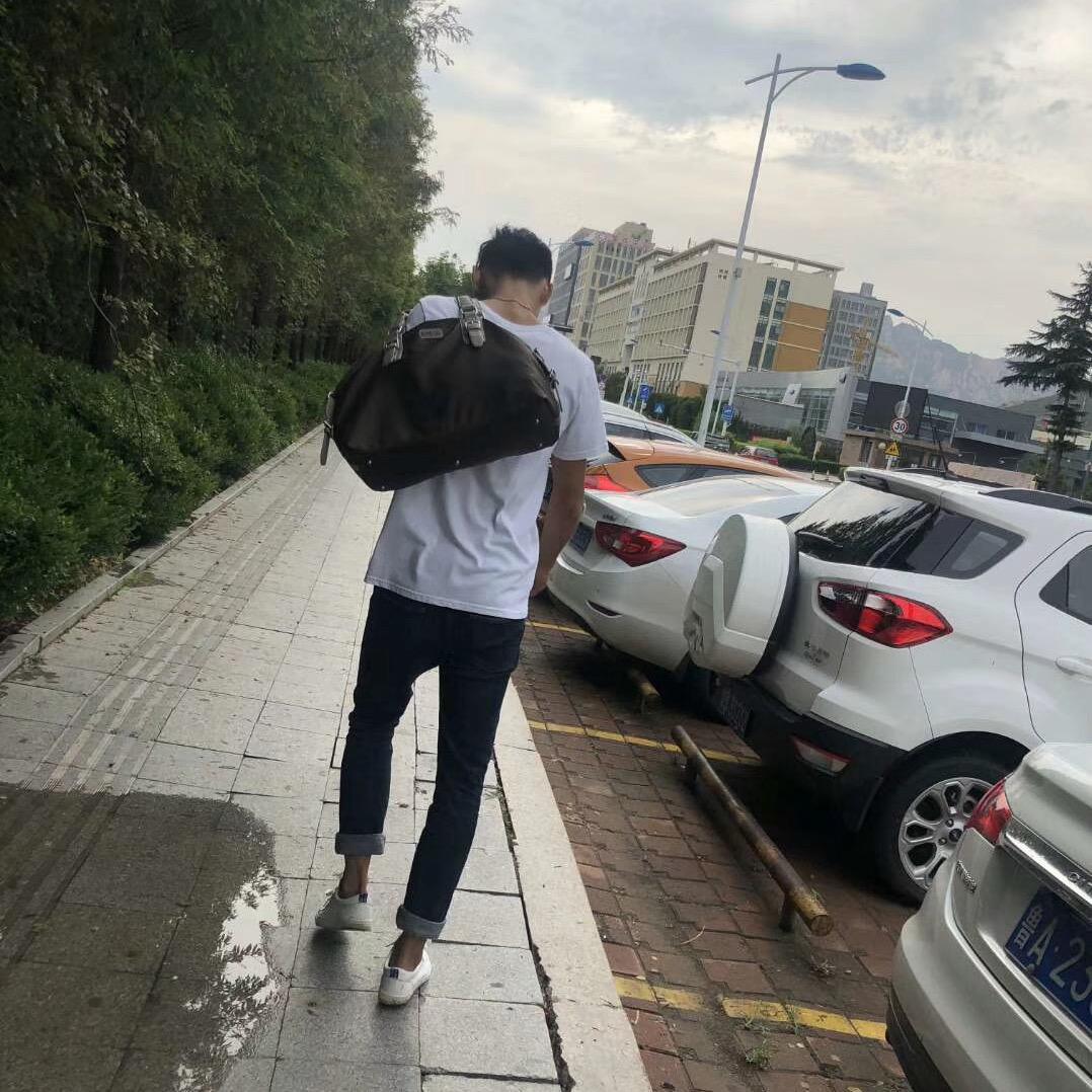 溢鲲呀
