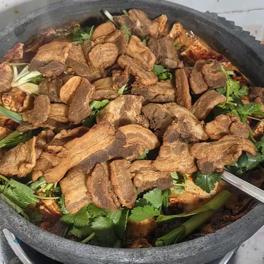 开挖机的小哥哥