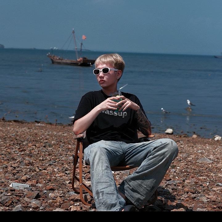 鞍山男士发型设计_漫川