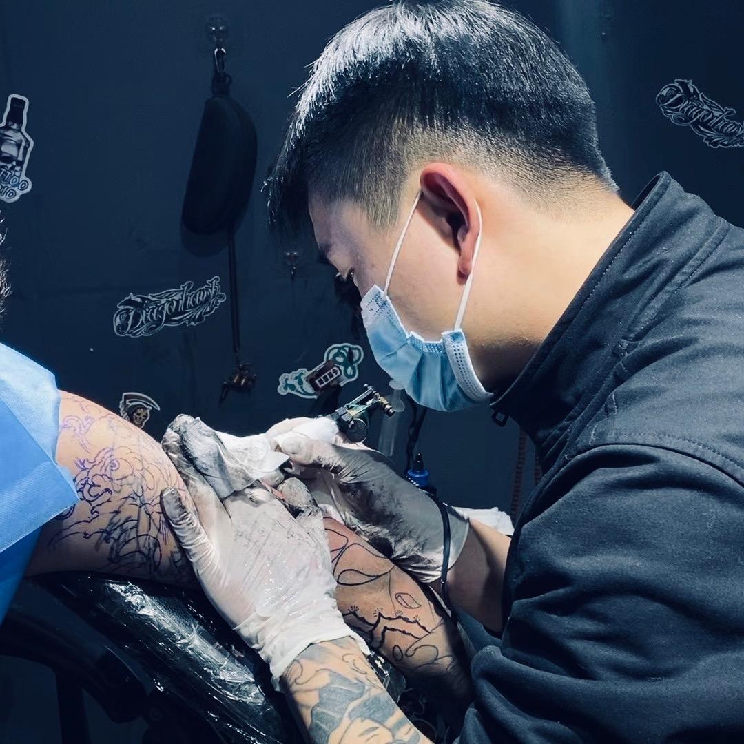 A 岗暗刺青  穿孔（常年招收学员）