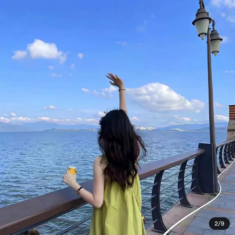 👩🏻‍🦰🌸🌸