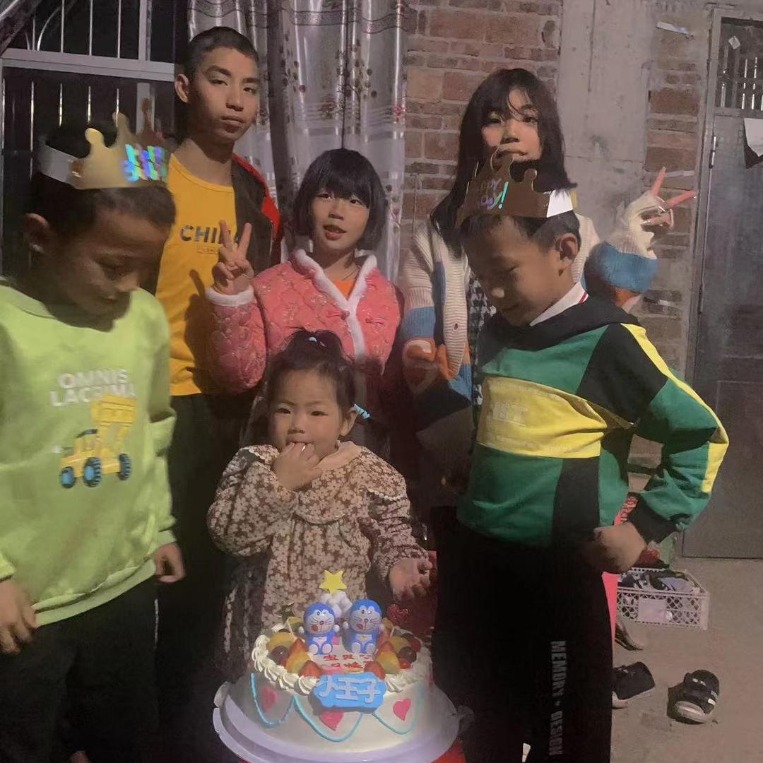 广西博爪爽二妹一家子