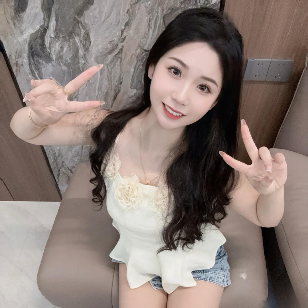 鹿鹿有个小梨涡🦌
