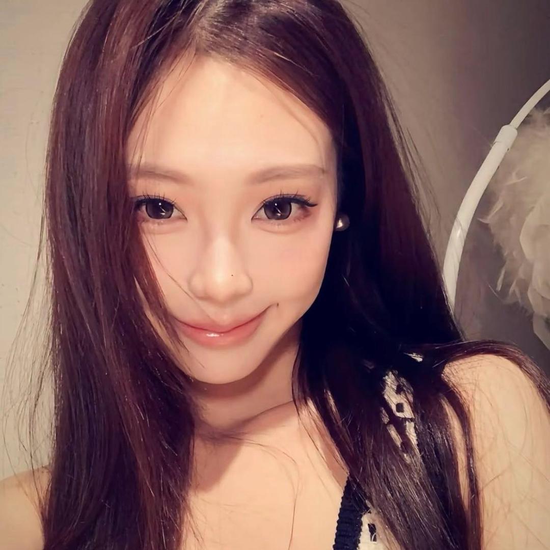 我是黄卷卷