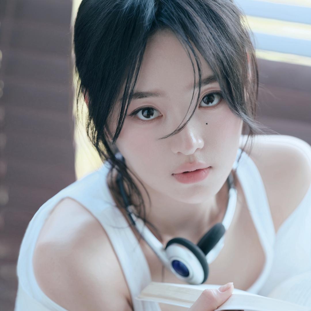 邹梓越