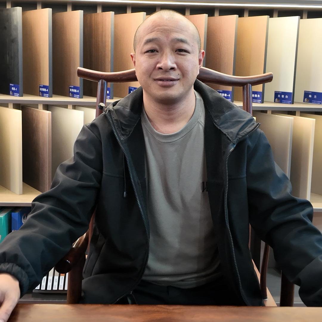 光头陈厂长
