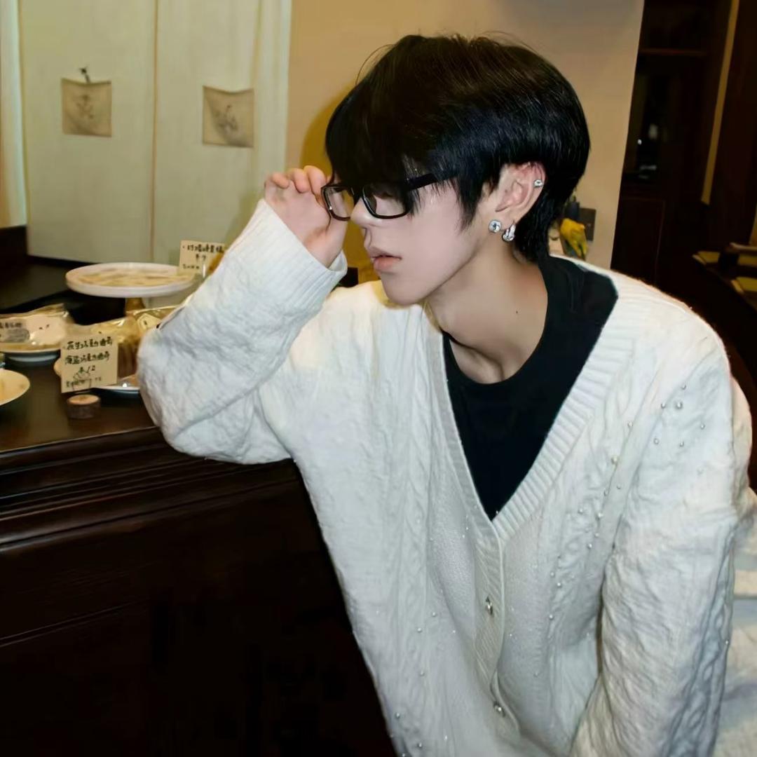 萌面男