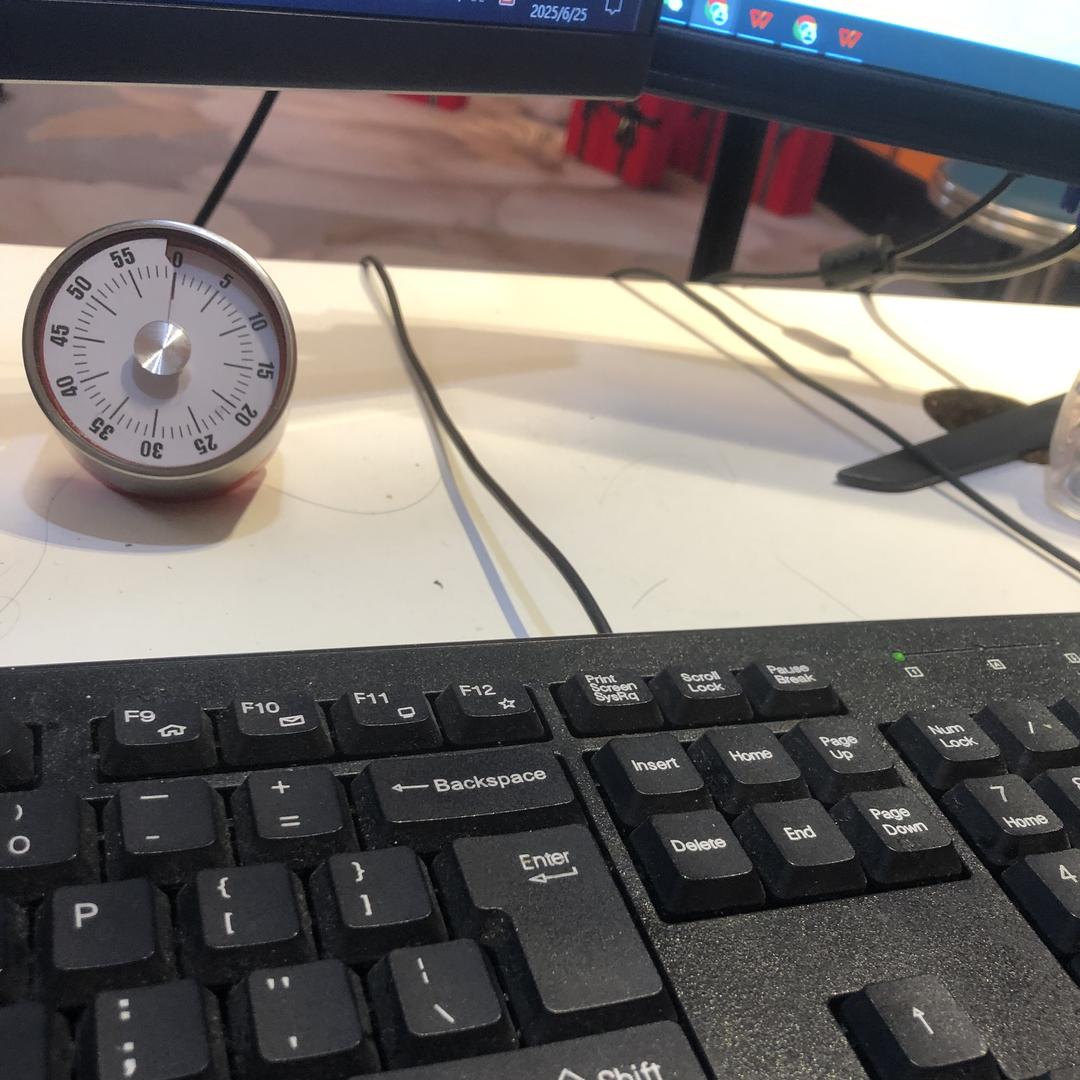 淋雨一直走（谷城县绪舒店）