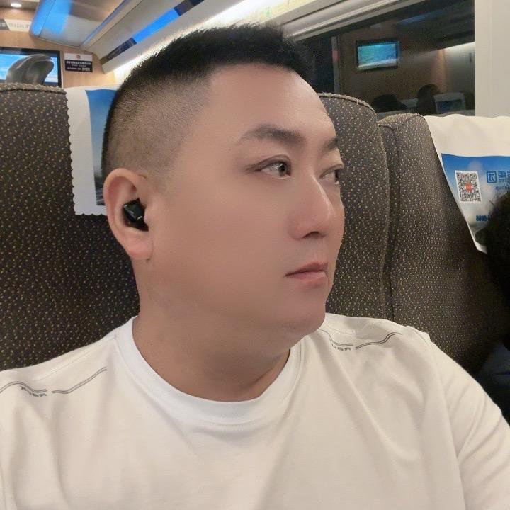 开心🥳大叔🧍‍♂️