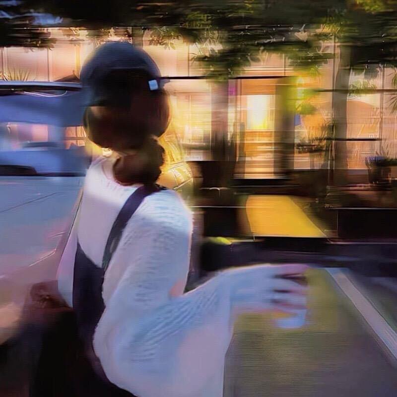 ╭ 鹦为有鸟°