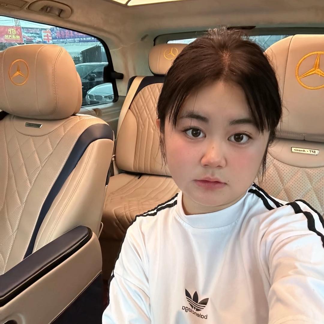 昆明官渡区车安逸汽车