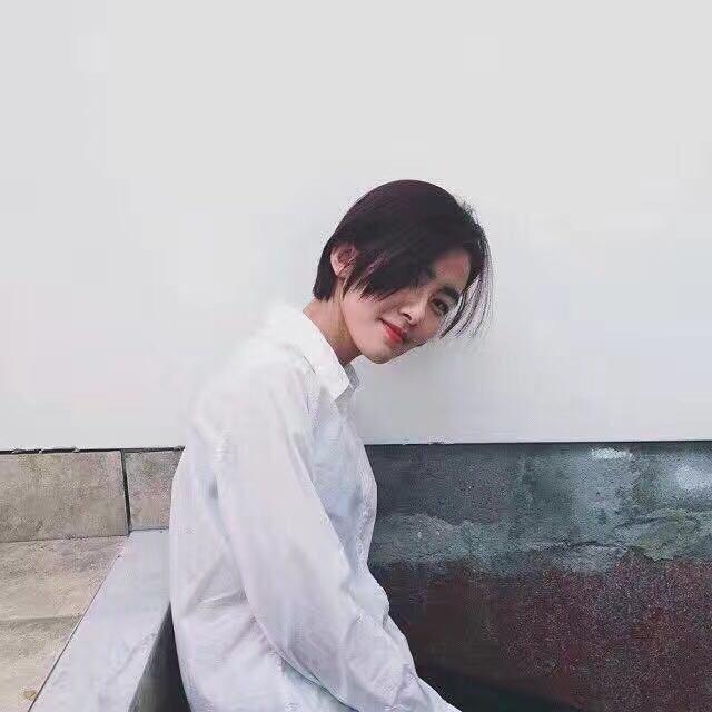 场 地 圭 介
