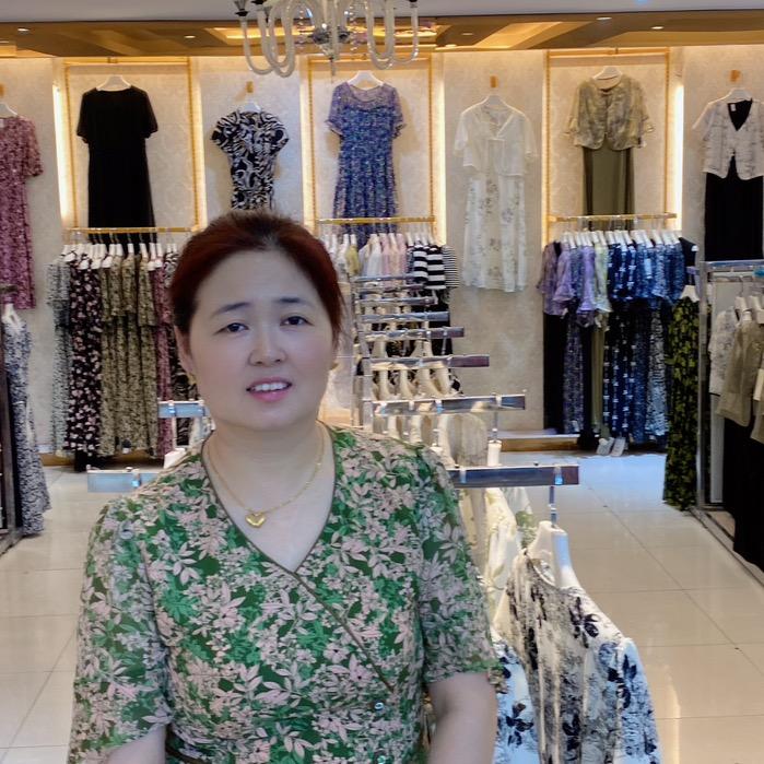 魏村家家乐服装工厂店 钱姐