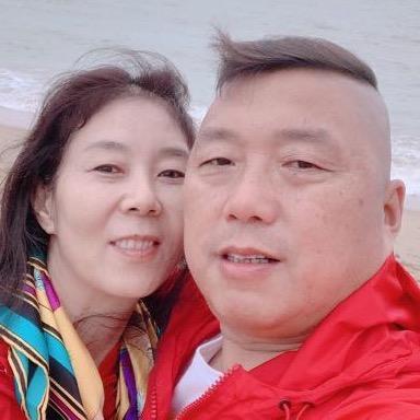 都别吵吵了！听我说两句！