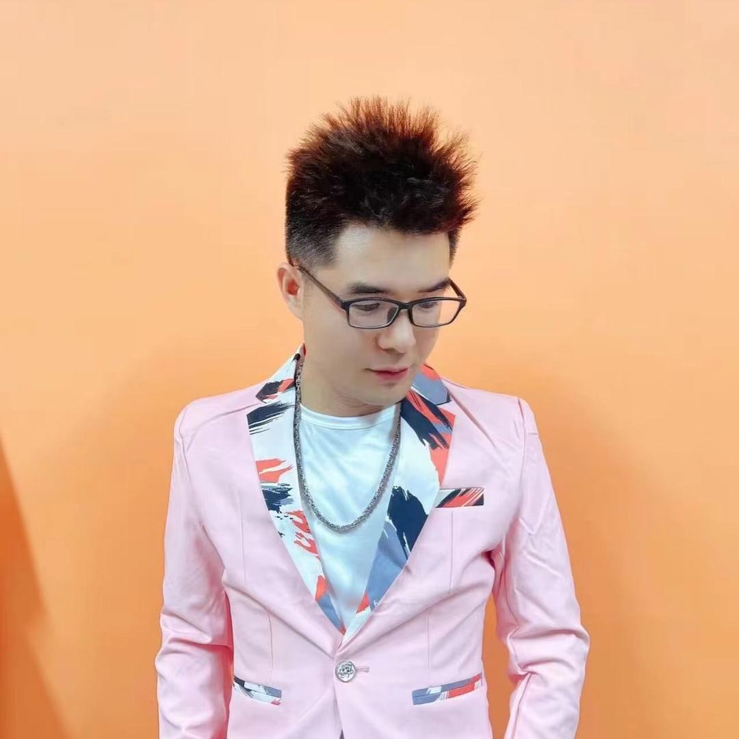 温柔霸气的何总